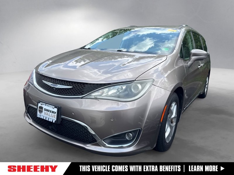 Used 2017 Chrysler Pacifica Touring-L Plus w/ Advanced Safetytec Group image 1