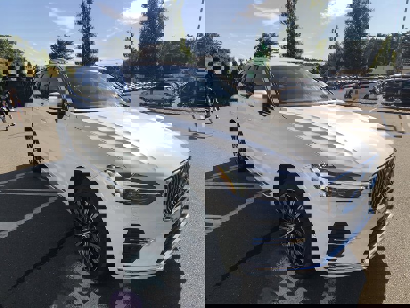 Certified 2022 Volvo XC60 B5 Inscription w/ Advanced Package image 1