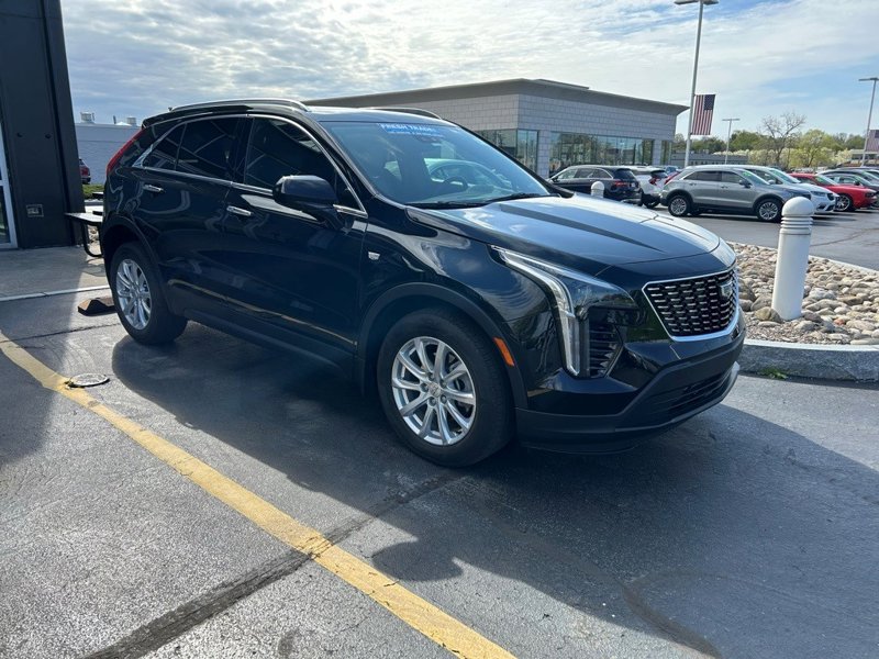 Certified 2022 Cadillac XT4 Luxury w/ Cold Weather Package image 1