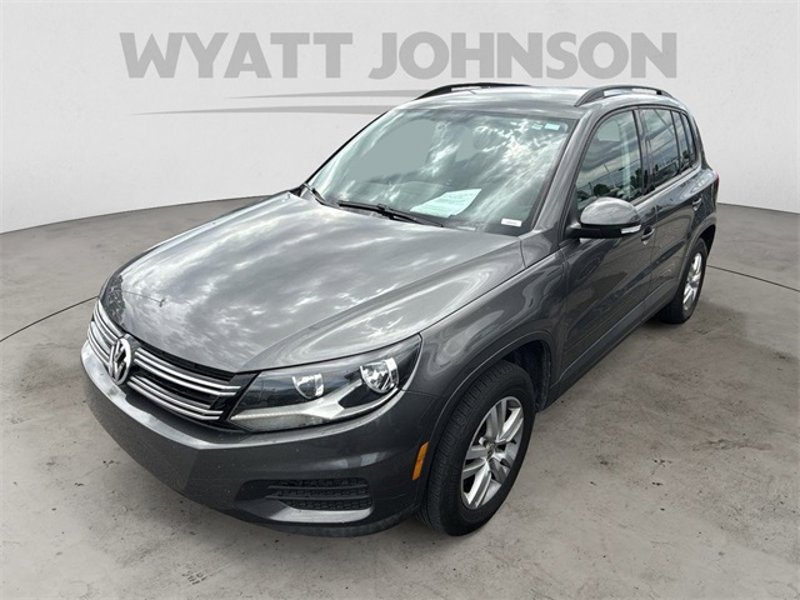 Used 2015 Volkswagen Tiguan SE image 1