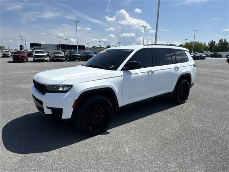 Used 2021 Jeep Grand Cherokee L Laredo image 1