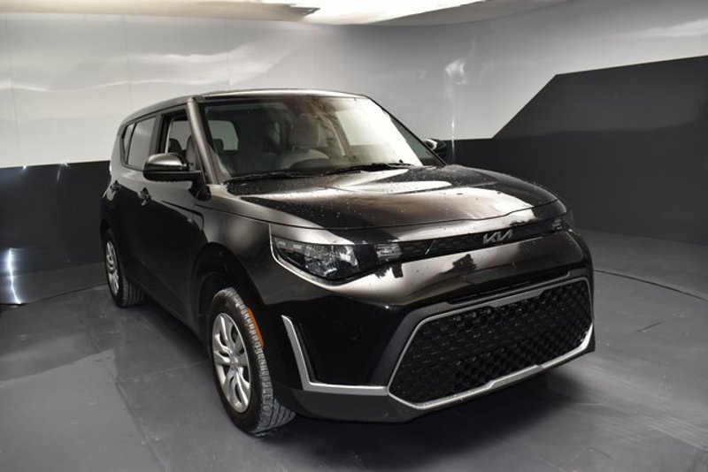 Certified 2025 Kia Soul LX image 1