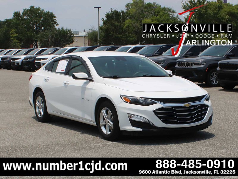 Used 2024 Chevrolet Malibu LS image 1
