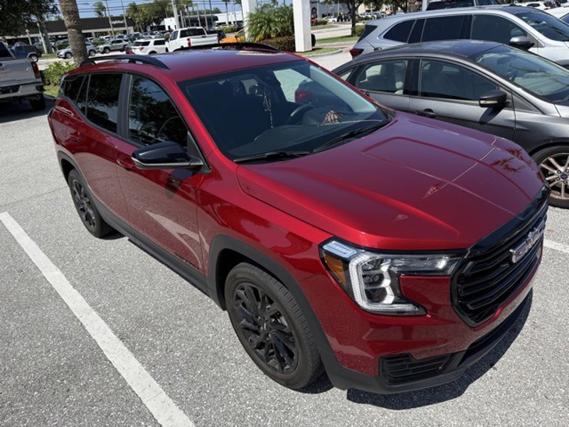 Used 2023 GMC Terrain SLE w/ Elevation Edition image 1