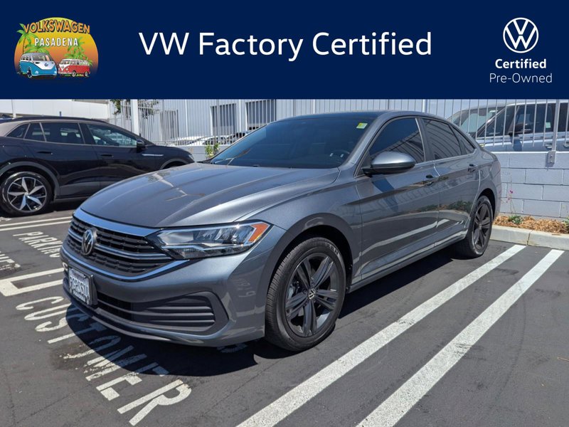 Certified 2023 Volkswagen Jetta SE w/ Panoramic Sunroof Package image 1