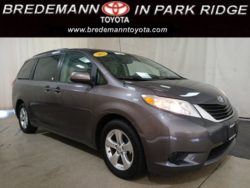 Used 2013 Toyota Sienna LE image 1