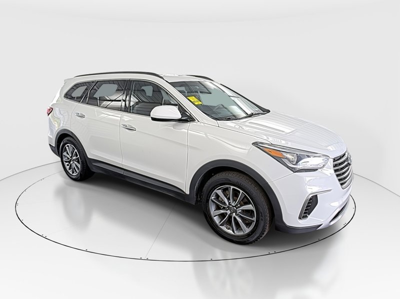 Used 2019 Hyundai Santa Fe XL SE image 1