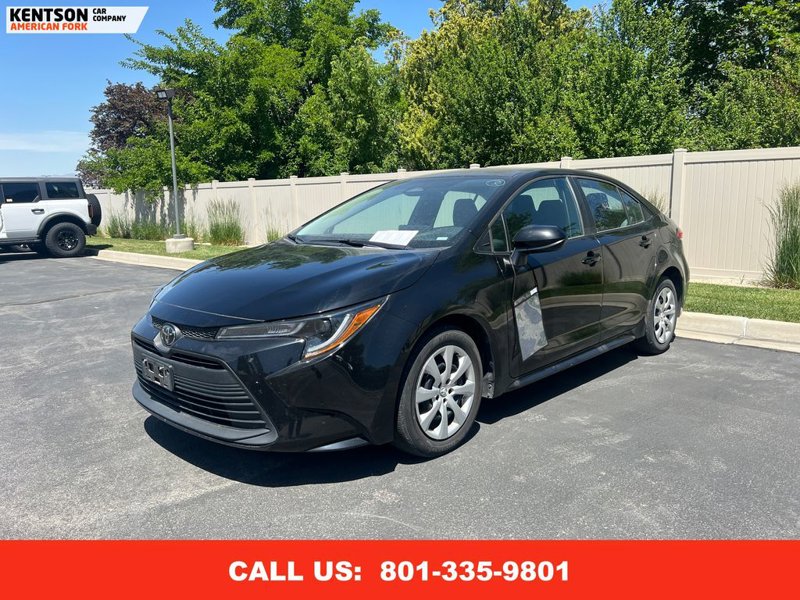 Used 2023 Toyota Corolla LE image 1
