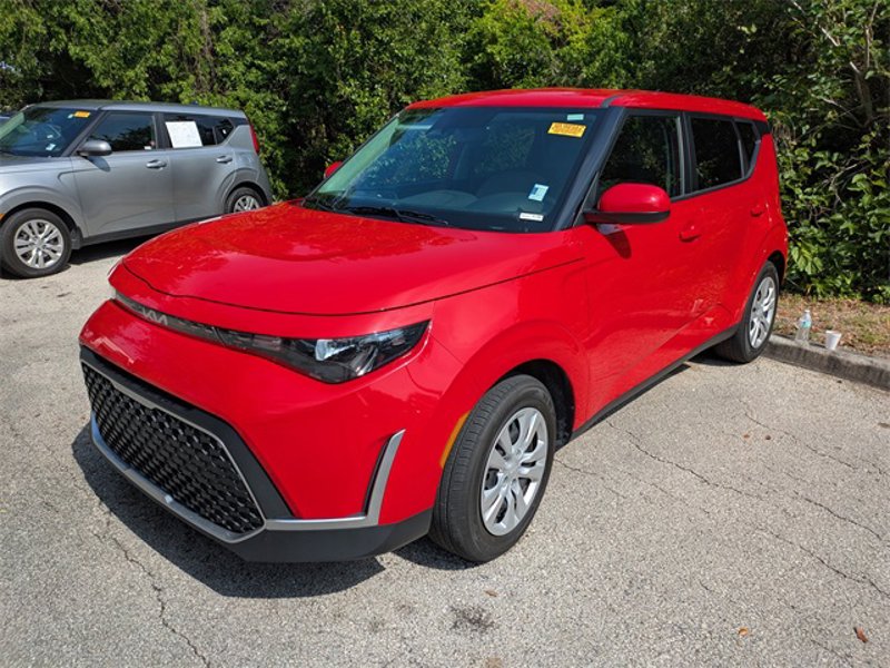 Certified 2024 Kia Soul LX image 1