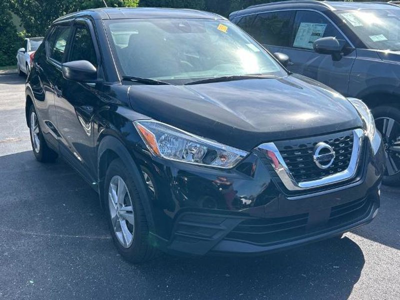 Certified 2020 Nissan Kicks S image 1