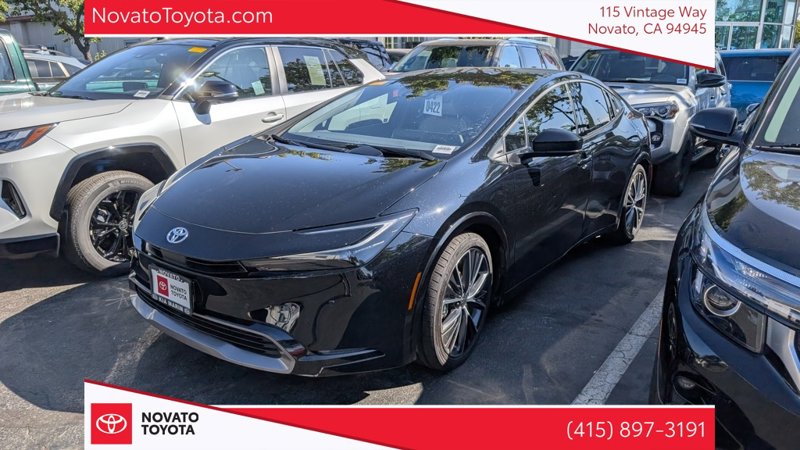 Used 2024 Toyota Prius XLE image 1