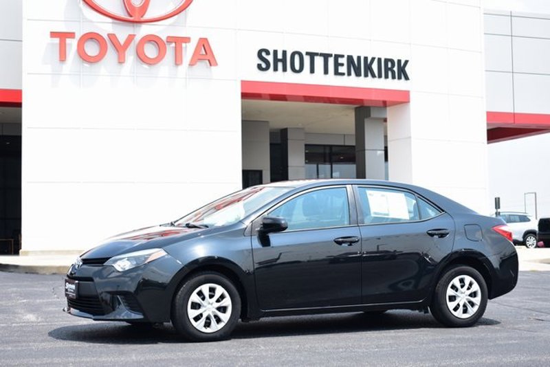 Used 2016 Toyota Corolla LE image 1