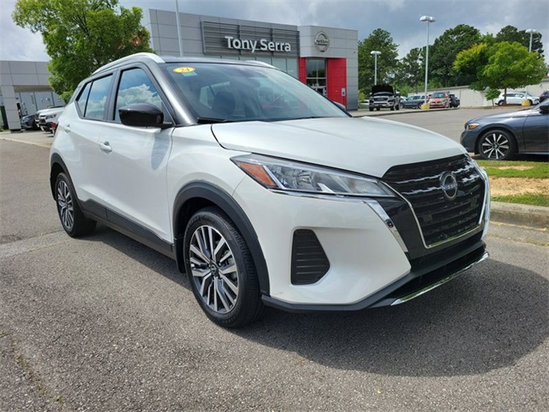 Certified 2024 Nissan Kicks SV image 1