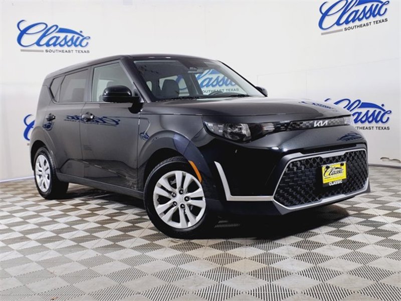 Certified 2023 Kia Soul LX image 1