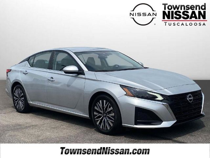 Certified 2023 Nissan Altima 2.5 SV image 1