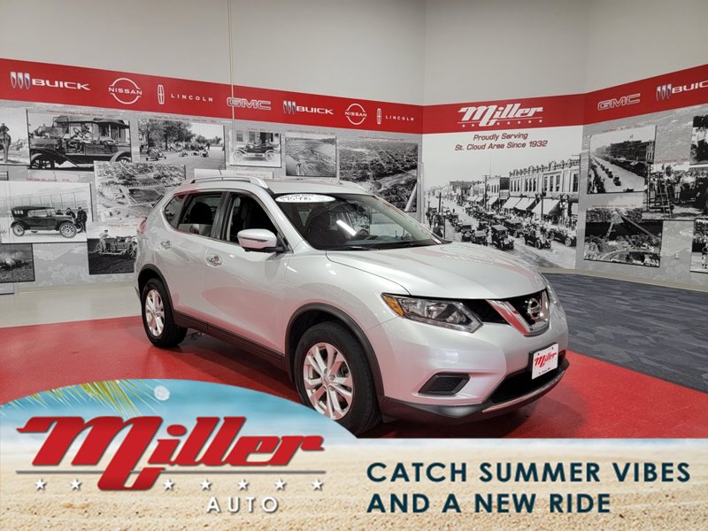 Used 2016 Nissan Rogue SV image 1