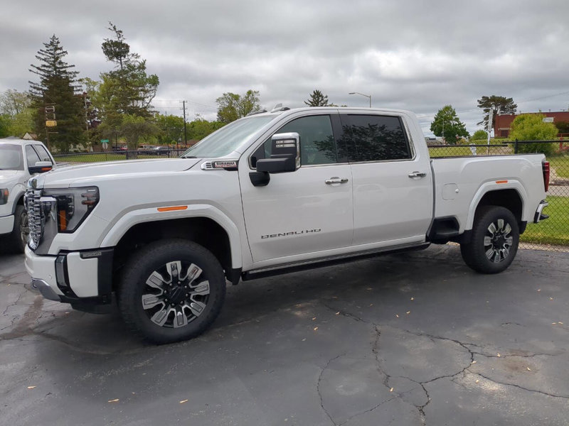 Used 2025 GMC Sierra 3500 Denali w/ Denali Reserve Package image 1