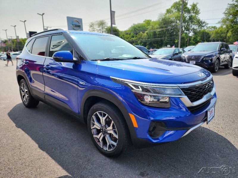 Certified 2022 Kia Seltos EX image 1