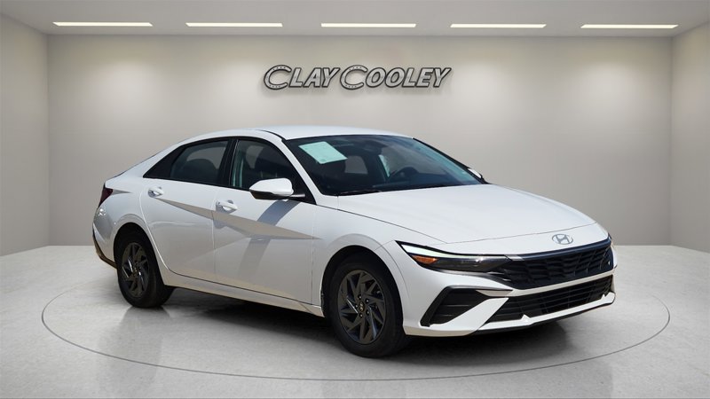 Certified 2024 Hyundai Elantra SEL image 1
