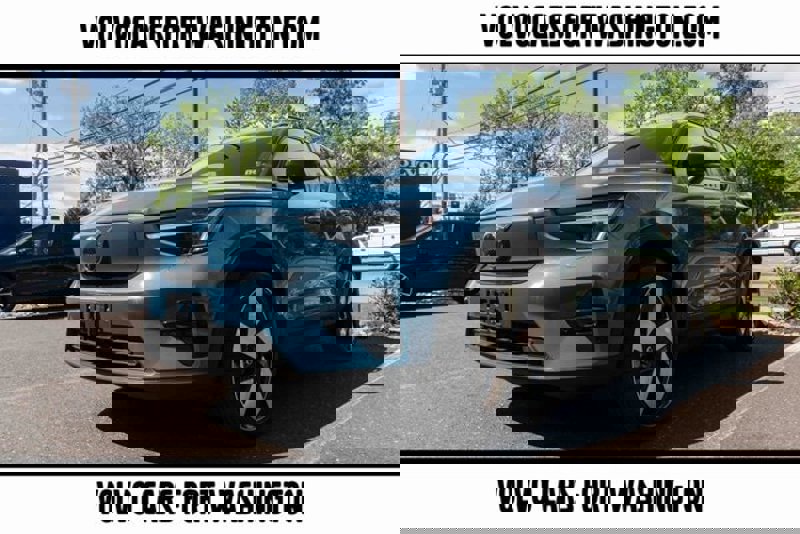 Certified 2023 Volvo XC40 Recharge Plus image 1