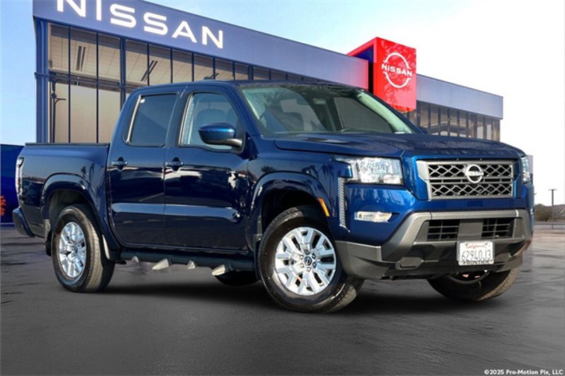 Certified 2022 Nissan Frontier SV image 1
