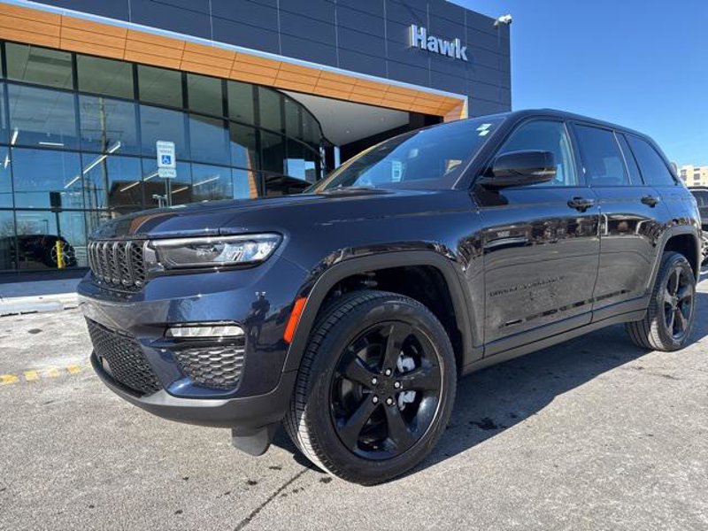 Certified 2024 Jeep Grand Cherokee Limited w/ Black Appearance Package image 1