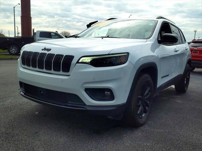 Certified 2023 Jeep Cherokee Altitude Lux w/ Lux Elite Package image 1