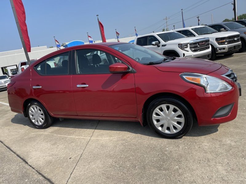 Used 2015 Nissan Versa SV image 1