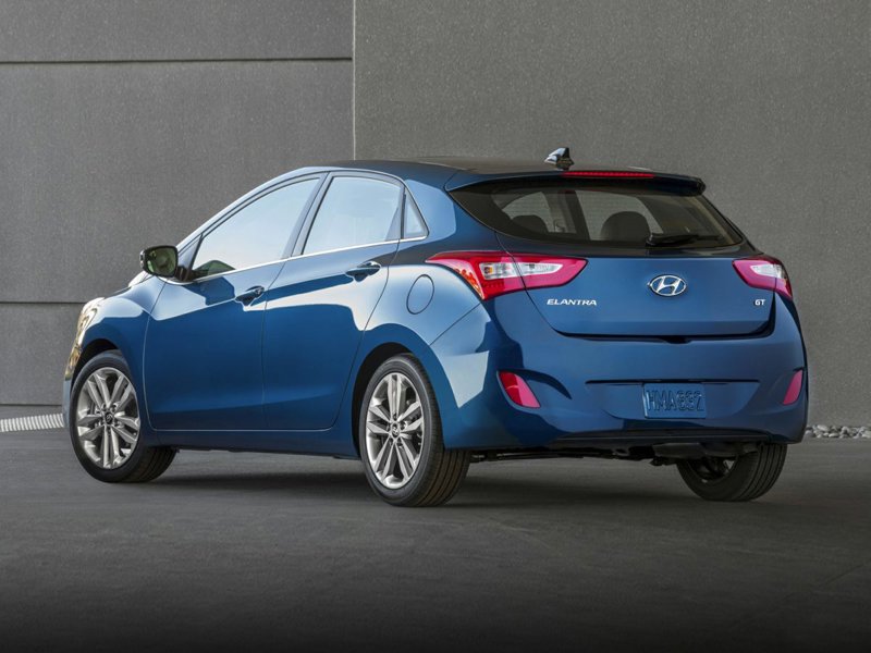 Used 2017 Hyundai Elantra GT image 1