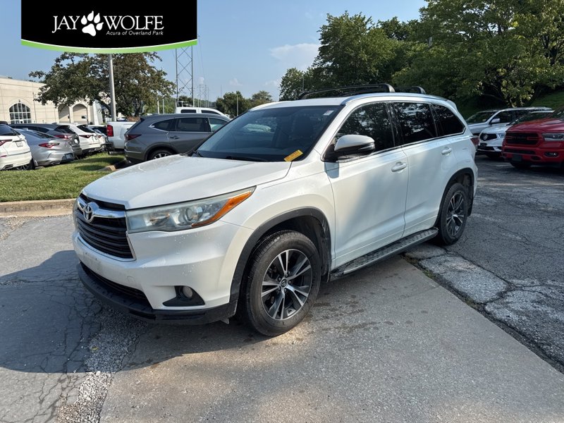 Used 2016 Toyota Highlander XLE image 1