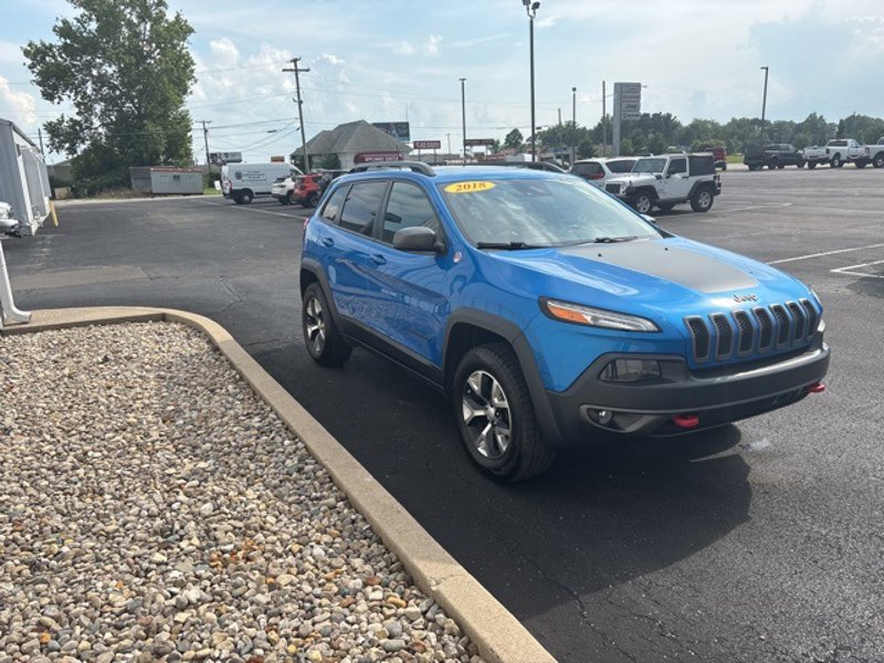Used 2018 Jeep Cherokee Trailhawk w/ Quick Order Package 27L image 1