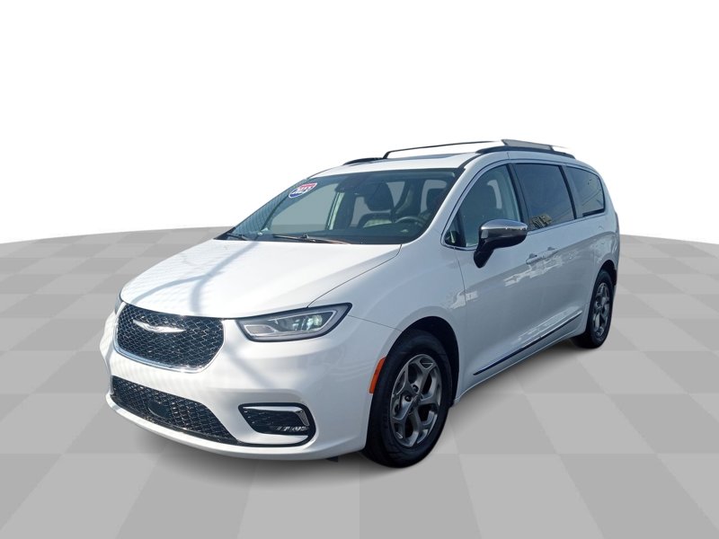 Used 2023 Chrysler Pacifica Limited image 1
