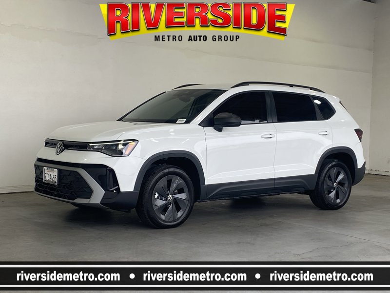 Certified 2025 Volkswagen Taos S image 1