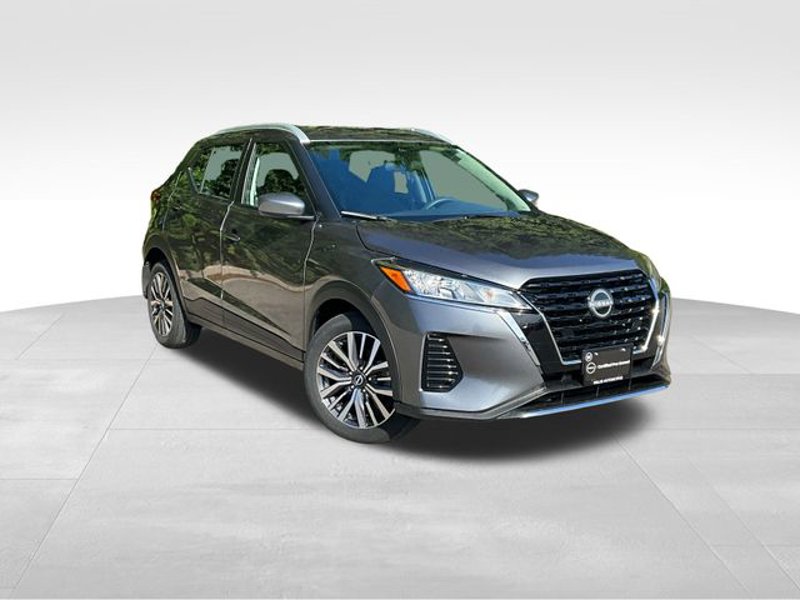 Certified 2024 Nissan Kicks SV image 1