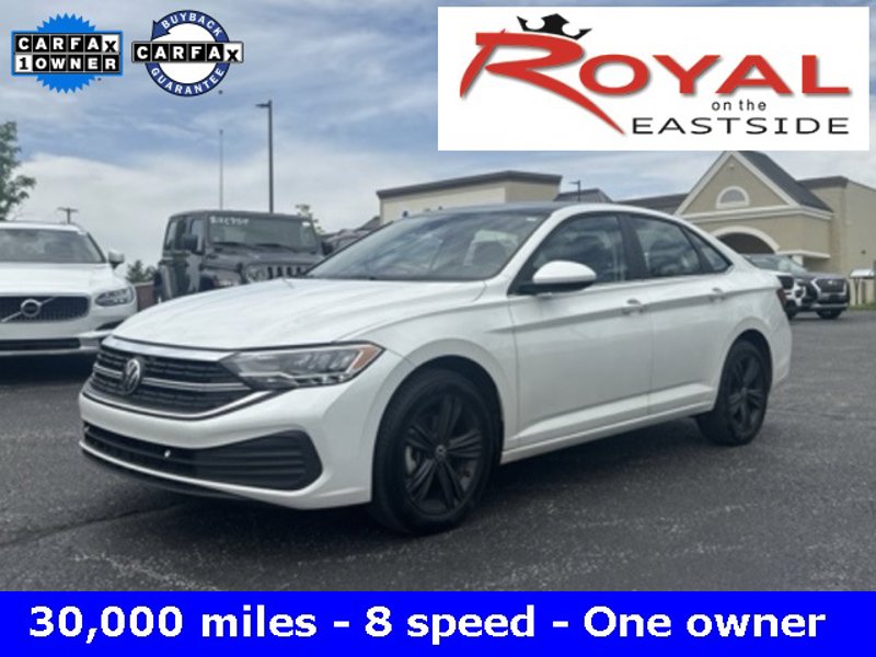 Used 2023 Volkswagen Jetta SE w/ Panoramic Sunroof Package image 1