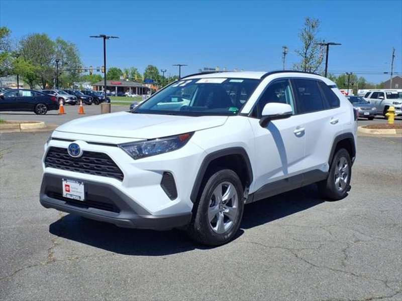 Certified 2022 Toyota RAV4 LE image 1
