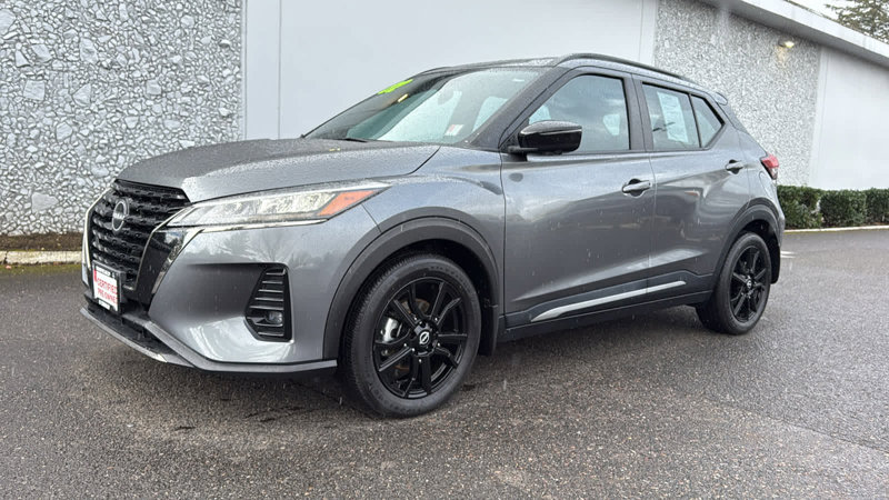 Certified 2022 Nissan Kicks SR image 1