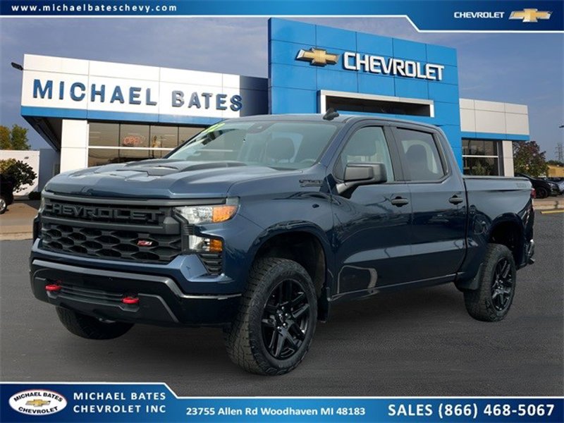 Certified 2022 Chevrolet Silverado 1500 Custom Trail Boss w/ LPO, Dark Essentials Package image 1