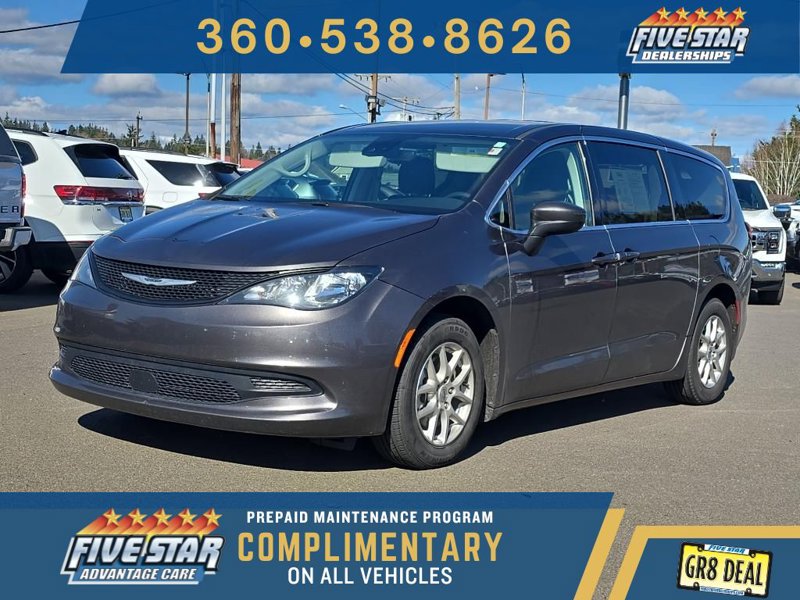 Used 2023 Chrysler Voyager LX image 1