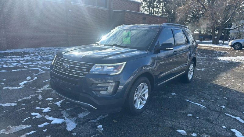 Used 2017 Ford Explorer XLT w/ Equipment Group 201A image 1