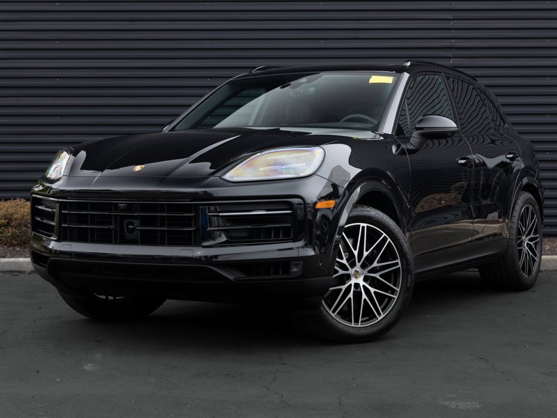 Certified 2024 Porsche Cayenne S image 1