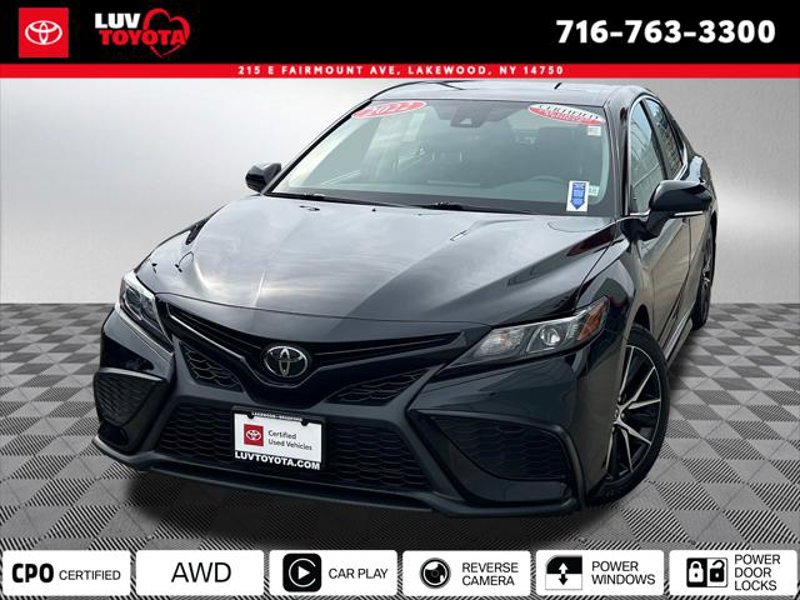 Certified 2022 Toyota Camry SE image 1