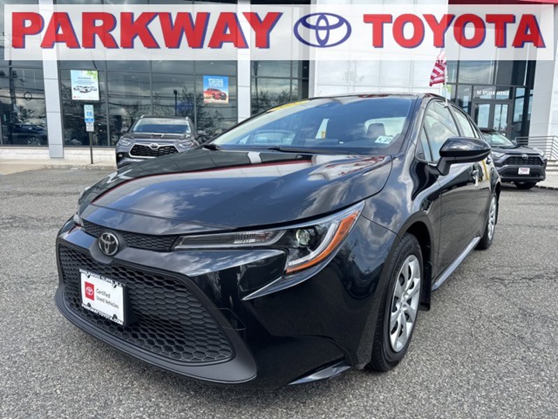 Used 2022 Toyota Corolla LE image 1