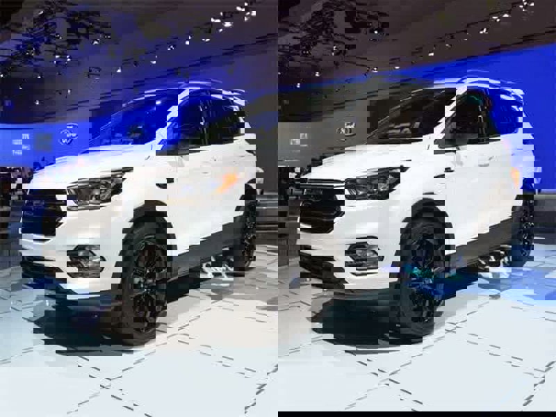 Used 2019 Ford Escape SEL image 1