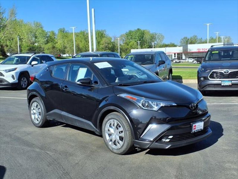 Used 2019 Toyota C-HR LE image 1