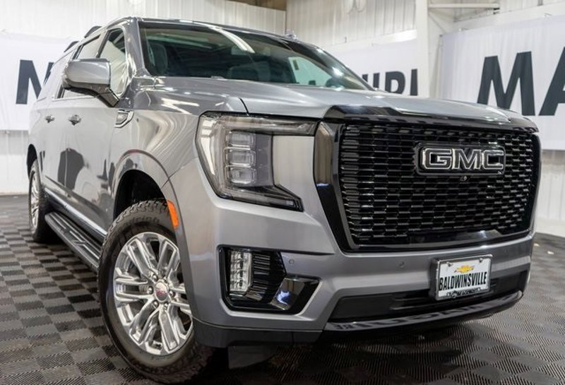 Certified 2022 GMC Yukon XL SLT w/ SLT Premium Package image 1