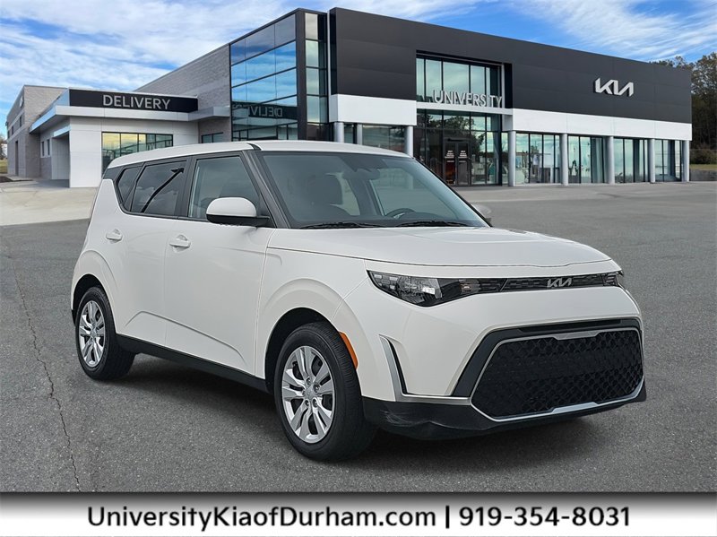 Certified 2023 Kia Soul LX image 1