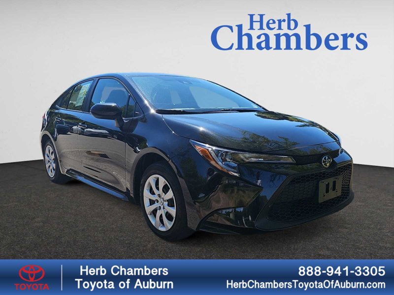 Used 2022 Toyota Corolla LE image 1
