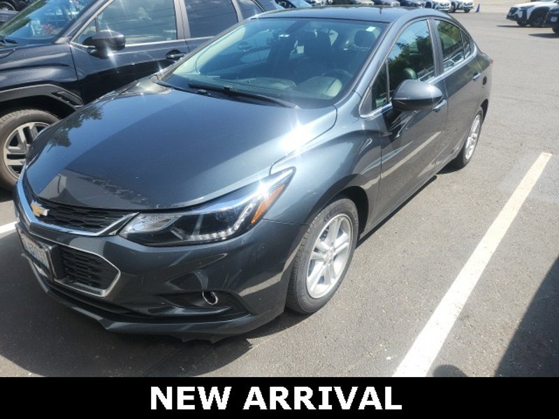 Used 2018 Chevrolet Cruze LT image 1