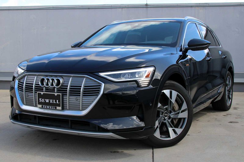 Certified 2022 Audi e-tron Premium Plus w/ Premium Plus Package image 1